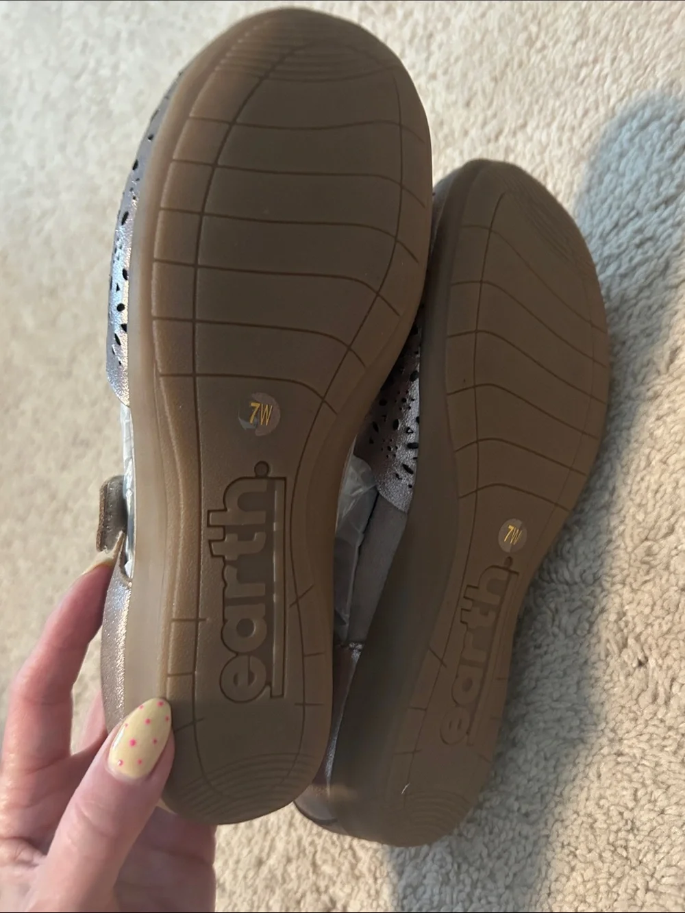 Earth Origins Women's Metallic Brown Perforated Mary Jane Shoe never worn
